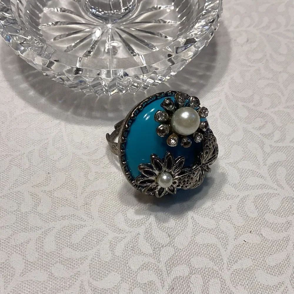 Vintage-Inspired Faux Turquoise Floral Pearl Adj Statement Ring